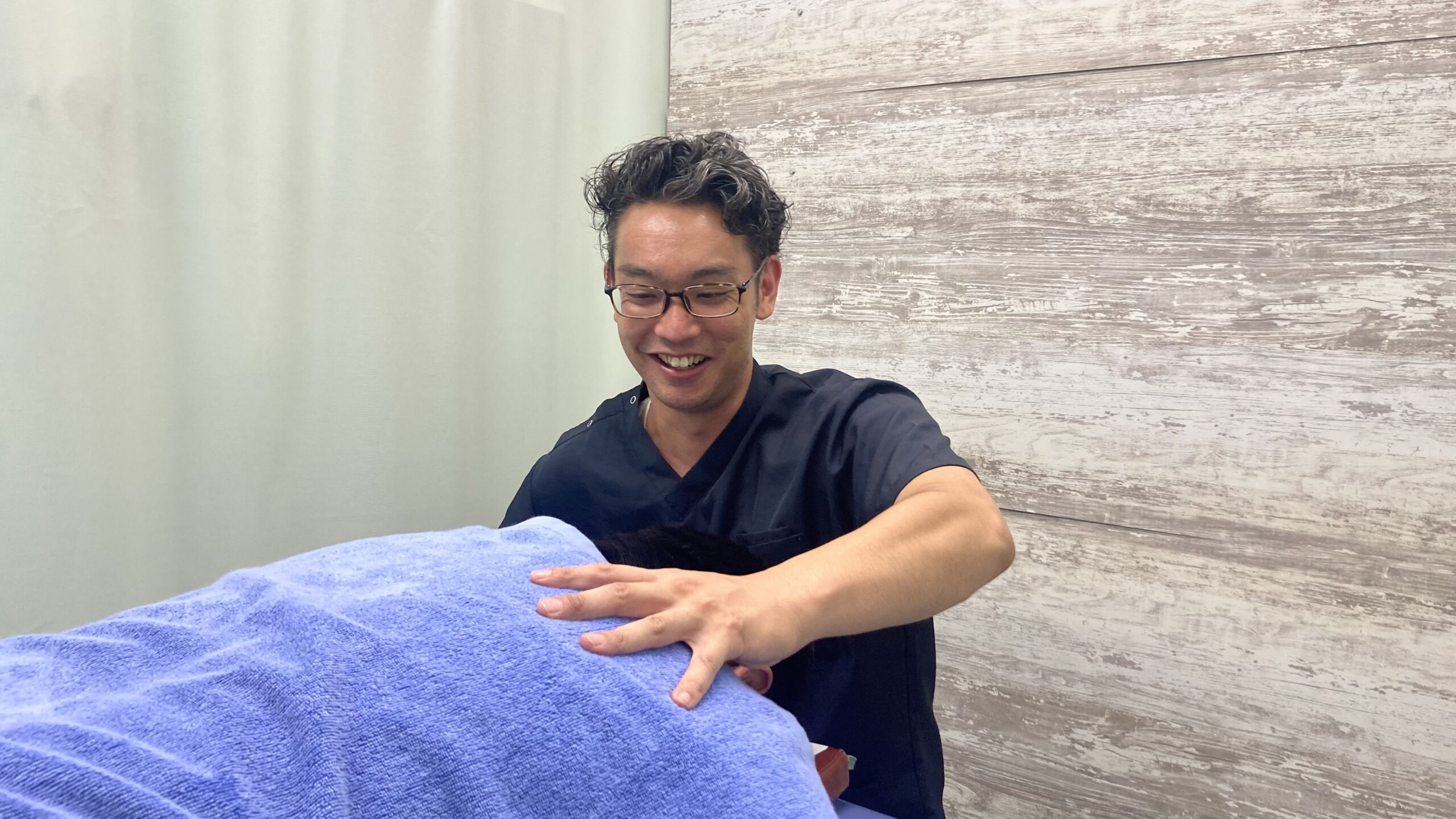 交通事故治療なら幕張駅付近の当整骨院・鍼灸院